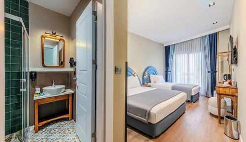 Habitación familiar, balcón