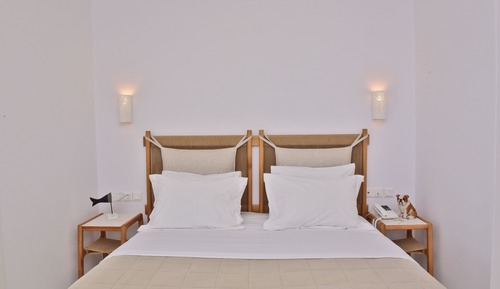 Mamma Mia luxury suite with private pool and sea view