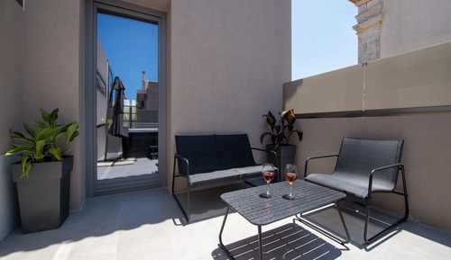 Panoramic Suite with Hot Tub