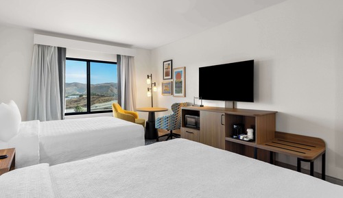 Habitación, 2 camas de matrimonio, frigorífico y microondas