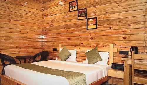 Habitación Deluxe con 1 cama doble o 2 individuales, vistas a la montaña