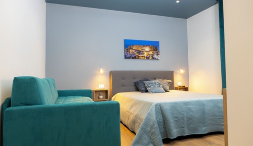 Habitación básica con 1 cama doble o 2 individuales, no fumadores, balcón