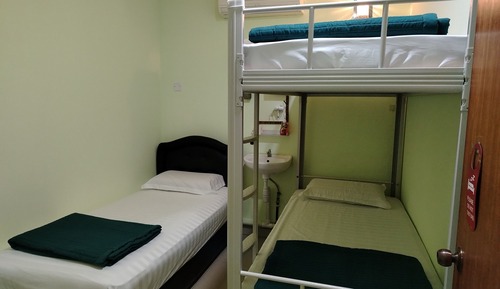 Habitación triple económica