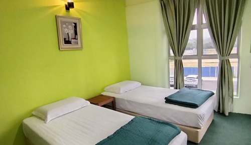 Habitación superior con 1 cama doble o 2 individuales