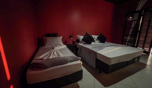 Quarto Triplo Clássico com sacada - Primeiro andar