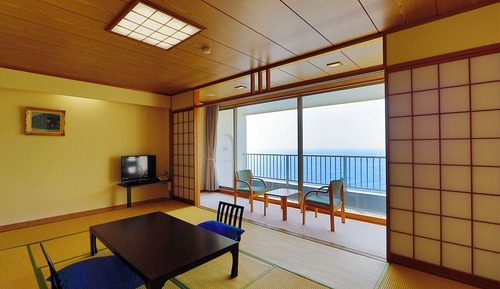 Habitación cuádruple básica, no fumadores, vistas al mar