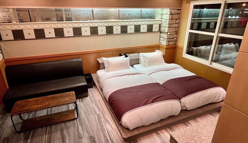 Habitación de diseño con 2 camas individuales, vistas a la montaña