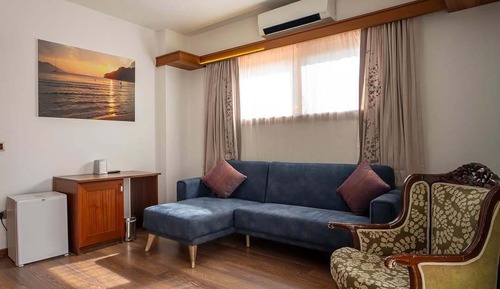 Suite, bañera de hidromasaje, vistas al río
