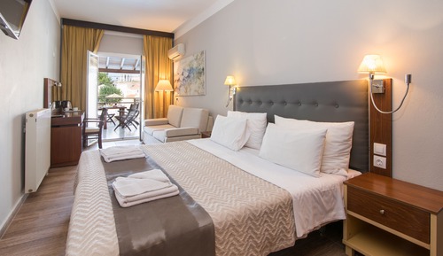 Suite estudio junior, vistas a la piscina