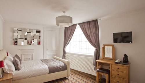 Suite, baño privado (No 3 )