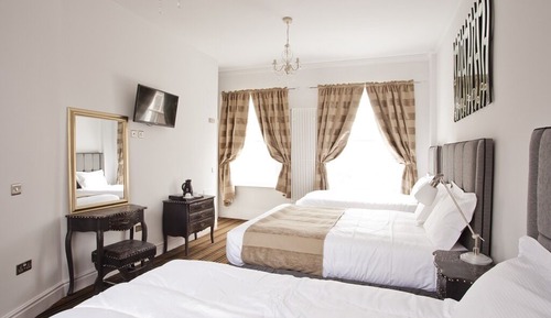Suite, baño privado (No 7)