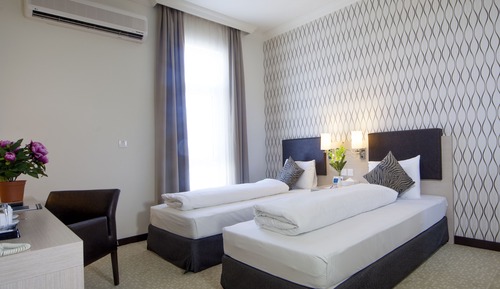 Habitación estándar con 2 camas individuales, 1 cama individual