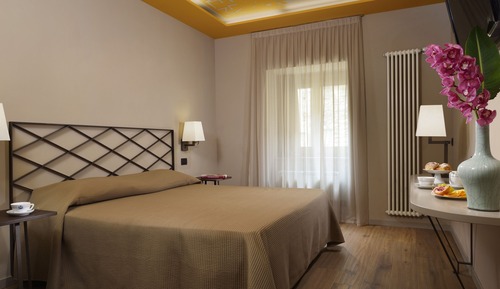 Habitación superior con 1 cama doble o 2 individuales