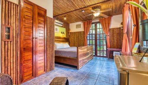 Red Frog Tropical Suite