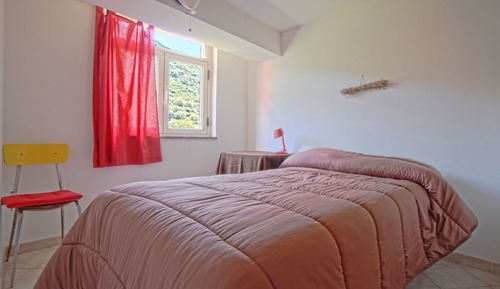 Apartamento económico, vistas al jardín, en edificio anexo