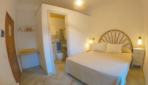 Habitación económica, 1 cama doble, vistas al patio, en edificio anexo