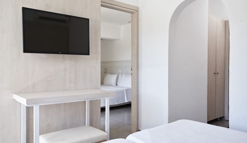 Habitación familiar, en edificio anexo (Land View)