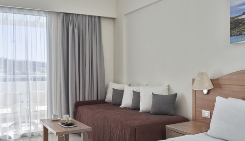 Classic Room Land View