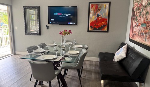 Apartamento familiar, 3 habitaciones, cocina, vistas a la piscina