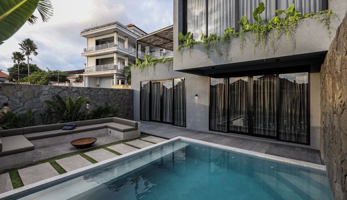 Villa Deluxe, balcón