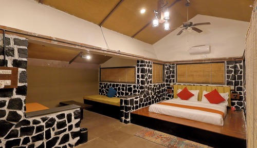 Cottage with Private Pool