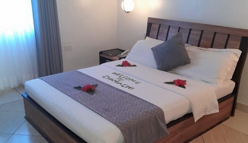 Habitación con 1 cama doble o 2 individuales, vistas al patio