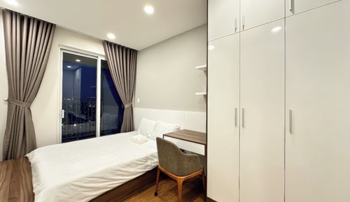 Apartamento superior, 3 habitaciones, cocina, vistas a la ciudad