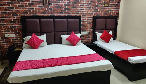 Deluxe Triple Room, City View