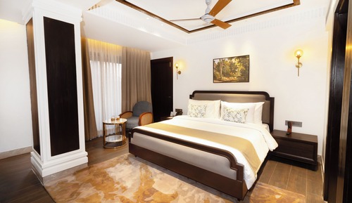 Habitación superior, 1 cama de matrimonio grande, vistas a la ciudad