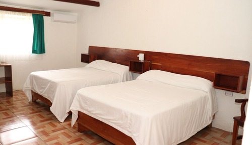 Habitación cuádruple Confort, vistas al jardín