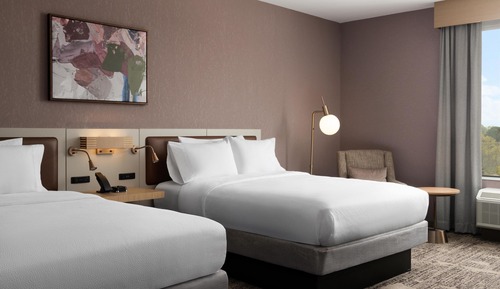 Habitación, 2 camas de matrimonio, accesible para personas con discapacidad (Roll-In Shower)