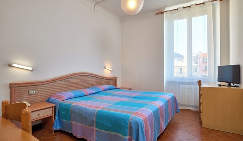 Habitación clásica con 1 cama doble o 2 individuales, vistas al mar