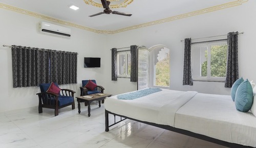 Villa familiar, varias habitaciones, balcón, vistas a la montaña