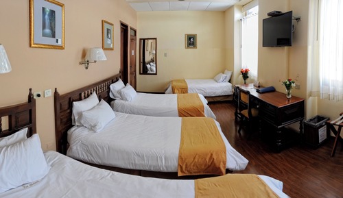 Habitación cuádruple estándar