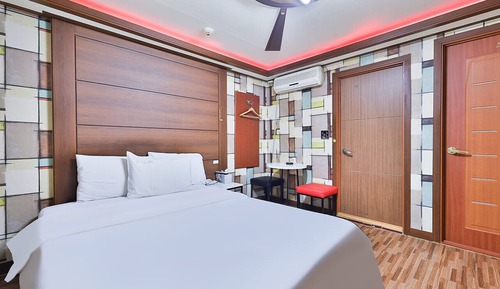 Basic Double Room, Private Bathroom (Parking available)