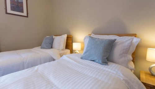 Habitación con 2 camas individuales