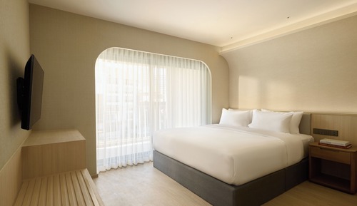 Suite, 3 Bedrooms, Balcony, Pool View