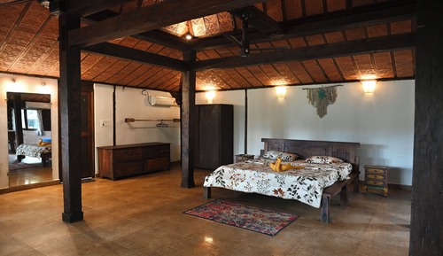 Antique Experiential Room