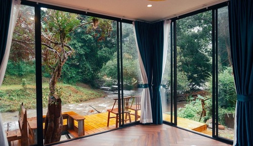 Habitación cuádruple, vistas al río