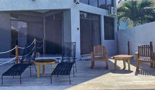 Estudio Deluxe, patio, vistas a la laguna