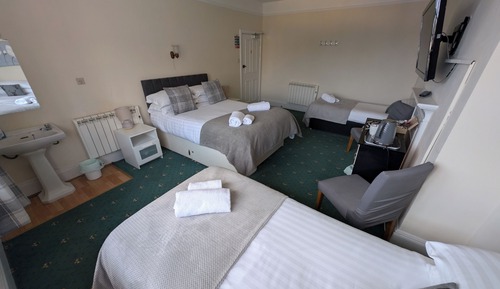 Habitación cuádruple básica