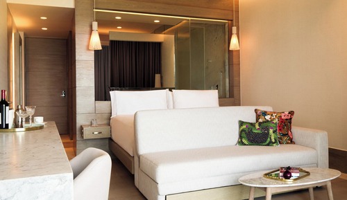 Euphoria Corner Suite Marina View King