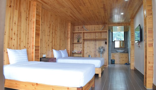 Habitación triple, vistas a la montaña