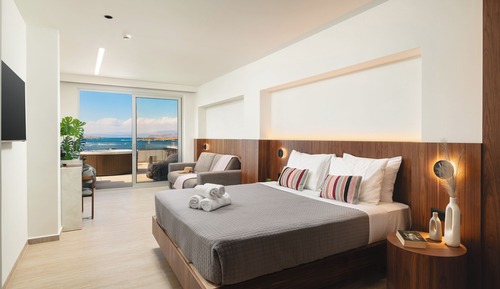 Suite junior, bañera de hidromasaje, frente al mar