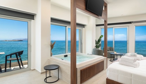 Suite superior, bañera de hidromasaje, frente al mar