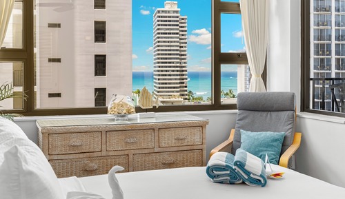 Apartamento City, 1 habitación, balcón, vistas parciales al mar (0167)