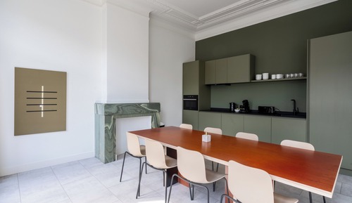 Apartamento superior, 4 habitaciones, cocina, vistas a la ciudad