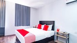 Deluxe Double Room, 1 Double Bed, Private Bathroom, City View