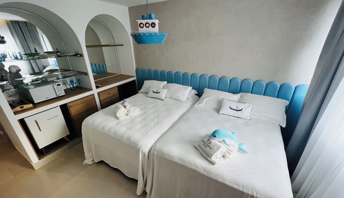 Habitación familiar con 1 cama doble o 2 individuales