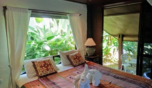 Bungalow familiar, vistas al jardín